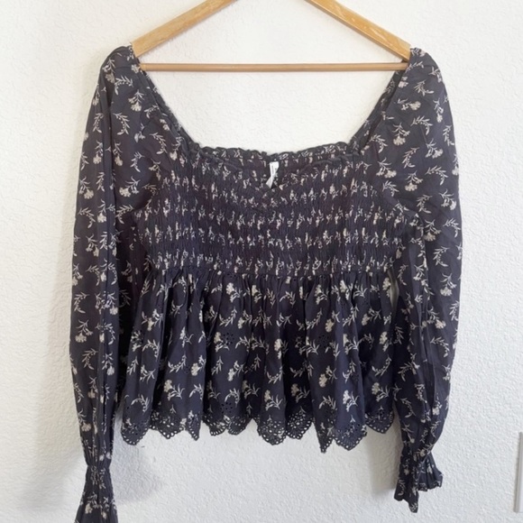 American Eagle Outfitters Smocked Babydoll Black Floral Blouse Size S - Picture 4 of 5